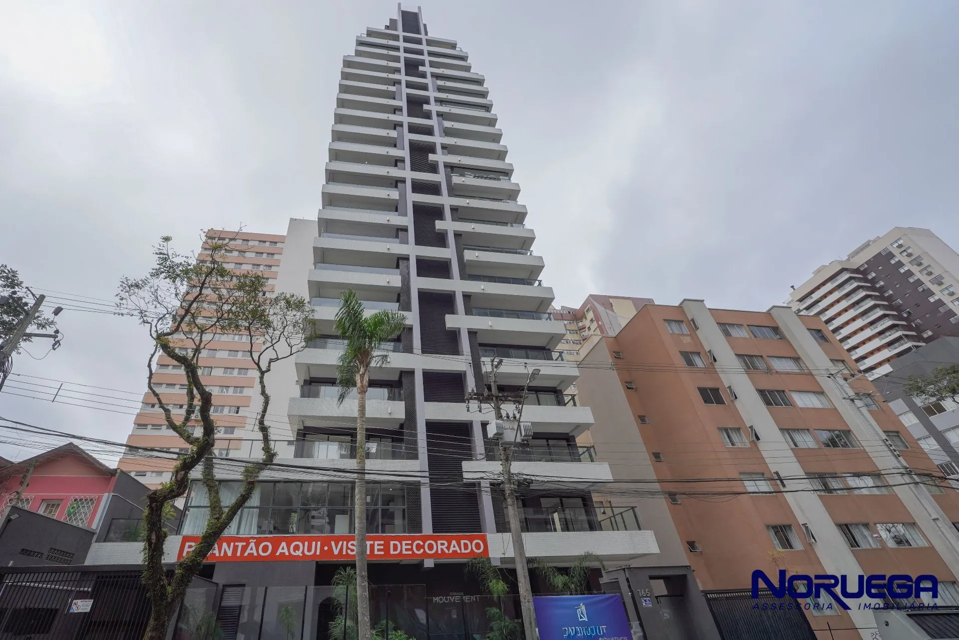 3-bedroom apartment with a glass-enclosed balcony — photo 5