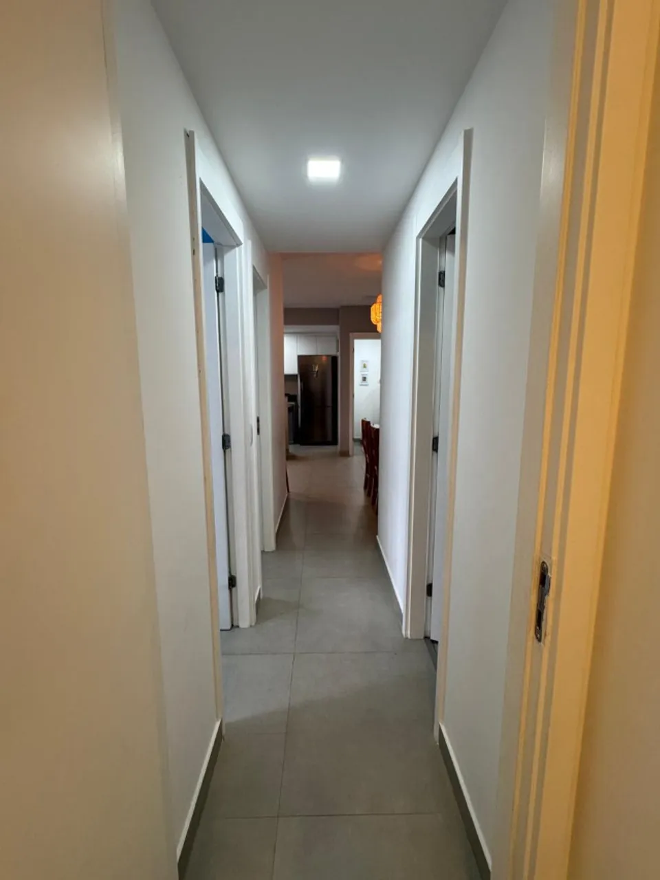 Furnished 3-bedroom apartment with open-plan kitchen — photo 17