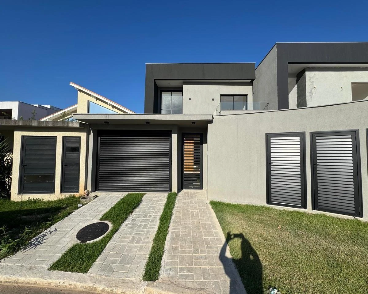 House, 240 m², with a glass-enclosed balcony — photo 37