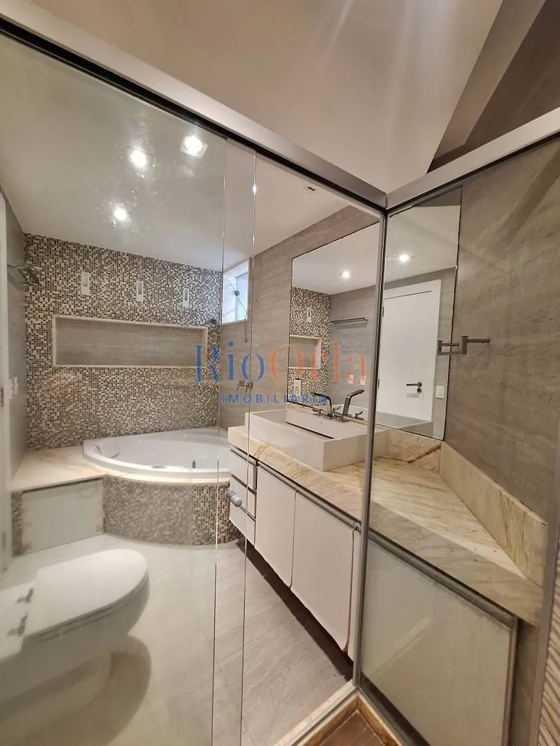 Unfurnished apartment with 4 bedrooms and 5 bathrooms — photo 57