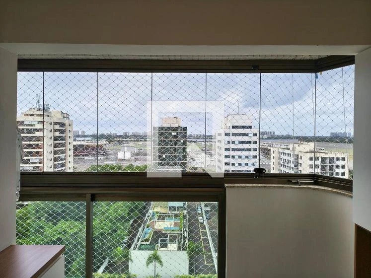 3-bedroom apartment with a glass-enclosed balcony — photo 27