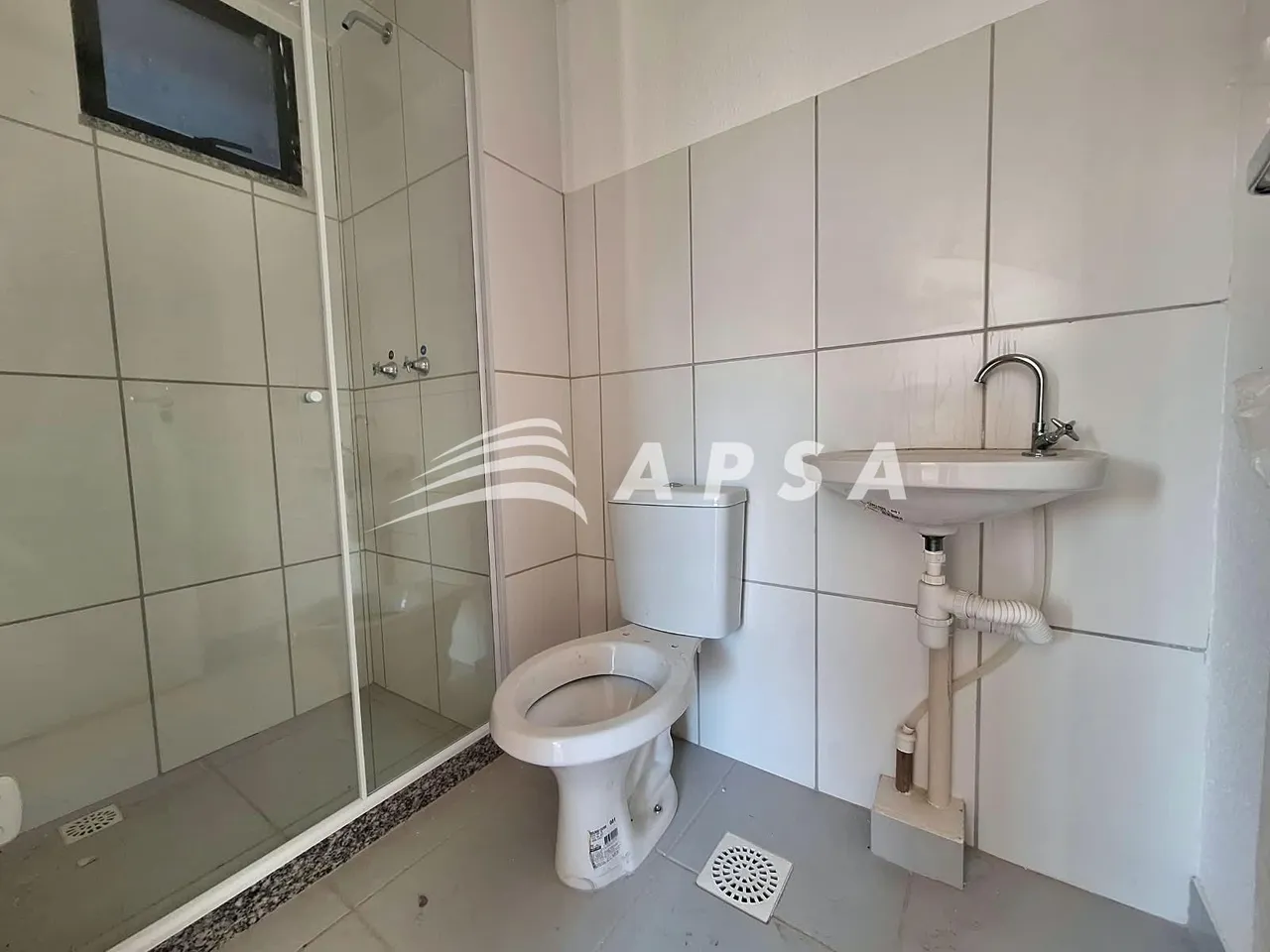 Apartamento sem mobília com 2 quartos e varanda — photo 10