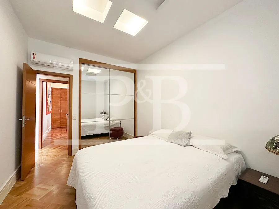 4-bedroom apartment with 4 bathrooms and 190 m² — photo 26