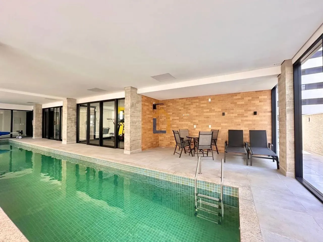 Furnished 26 m² apartment with a glass shower box — photo 40