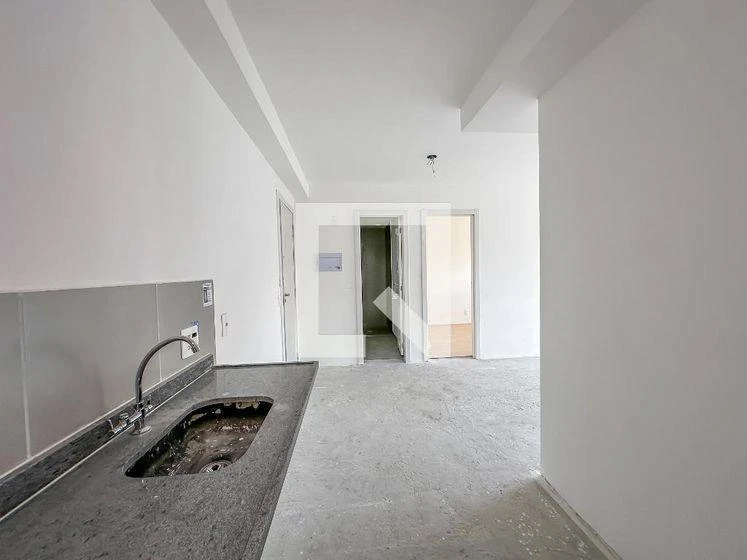 2-bedroom apartment in a building with a gym — photo 32