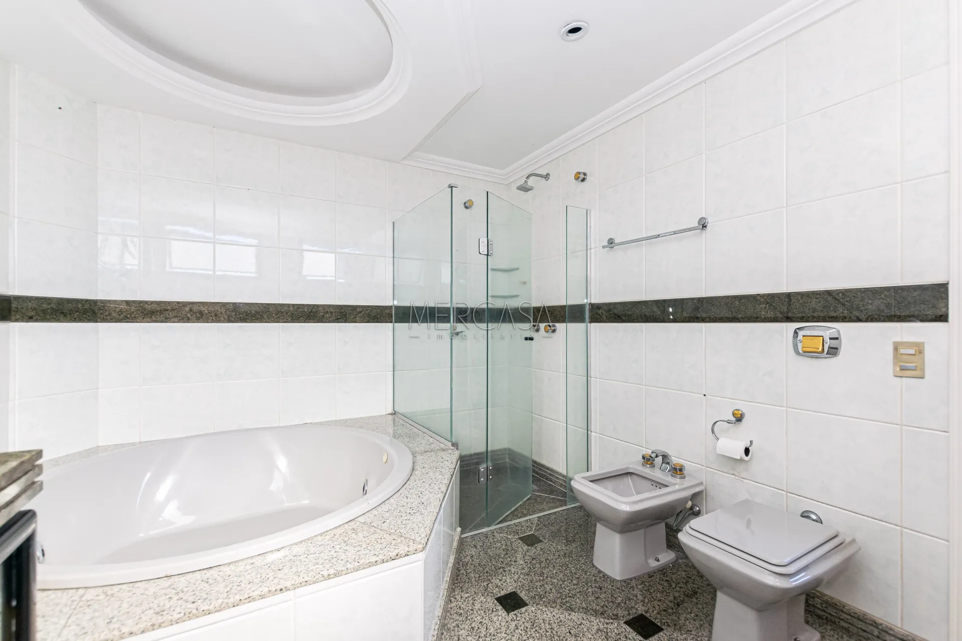 Apartamento com 3 quartos, 5 banheiros e 4 vagas — photo 31