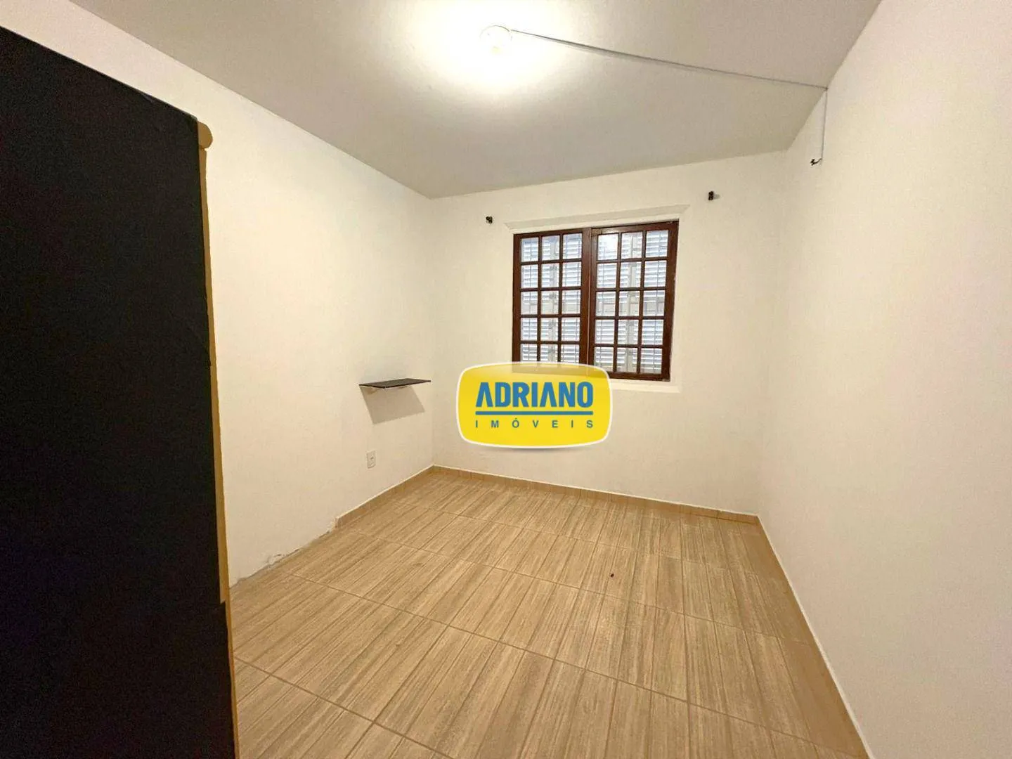 House with 5 bedrooms and 4 parking spaces, 400 m² — photo 37