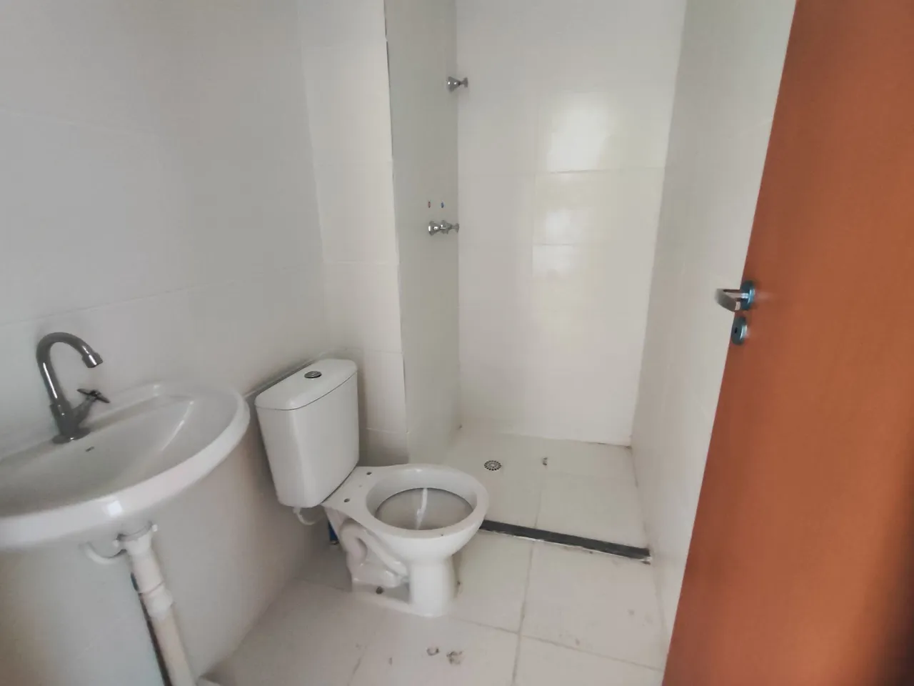 2-bedroom apartment in a building with a pool — photo 7