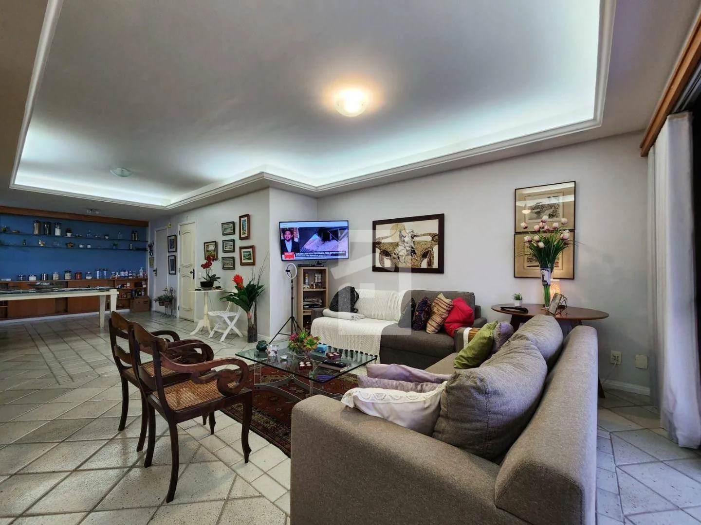 Furnished 3-bedroom apartment with 4 bathrooms — photo 2