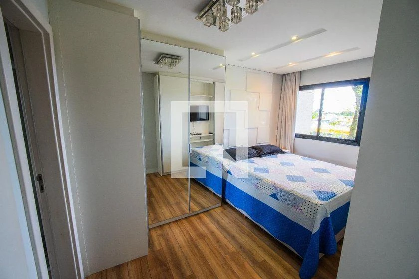 Furnished apartment, 65 m², with a glass-enclosed balcony — photo 4