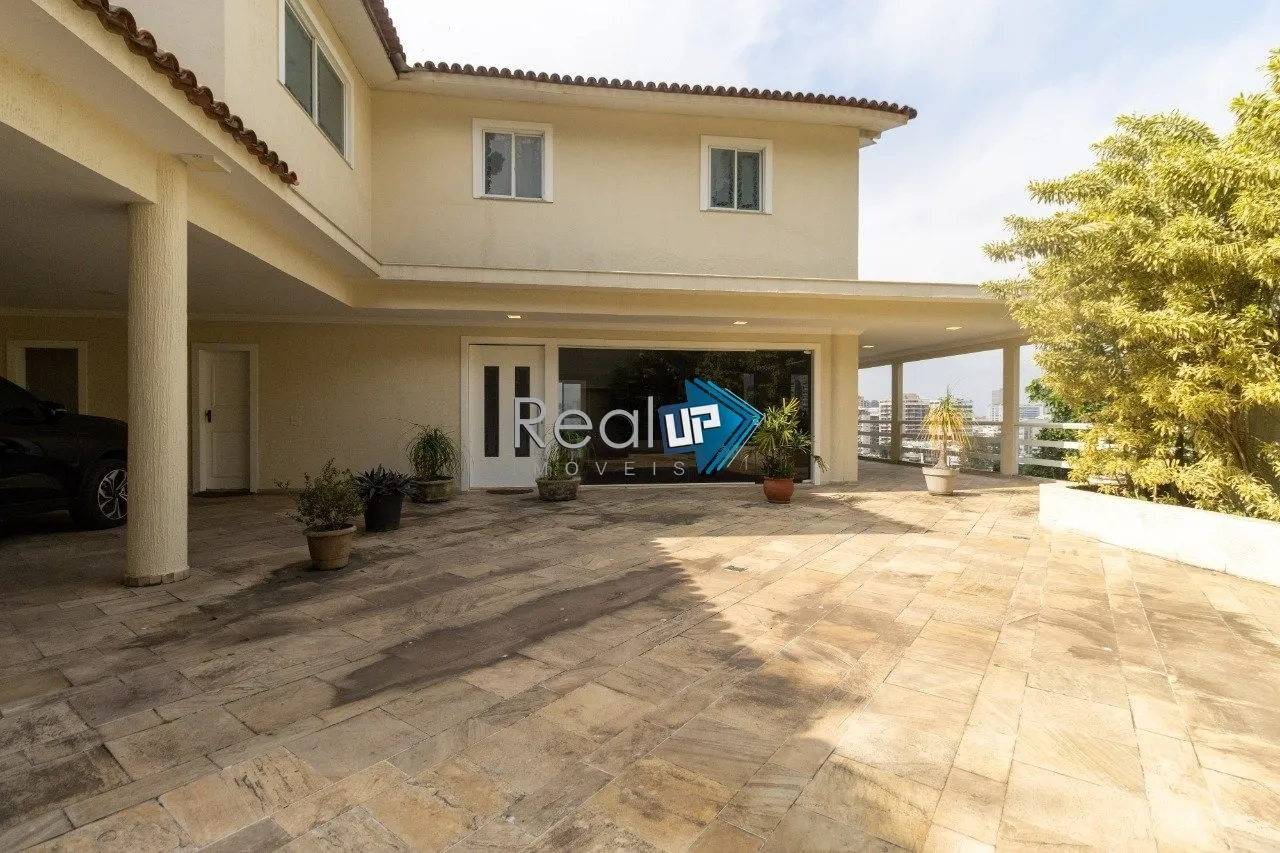 Condominium house with 5 bedrooms and 1081 m² plus laundry — photo 78