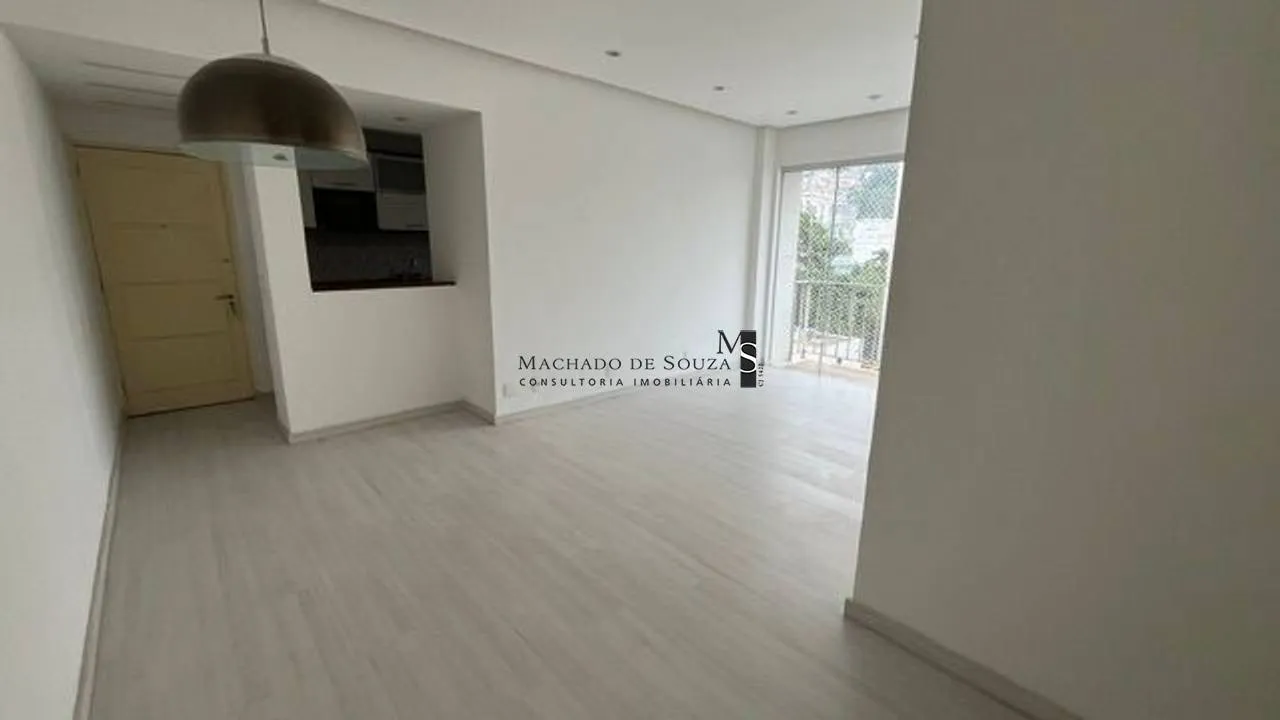 Walk-in closet in a 2-bedroom apartment, 75 m² — photo 23