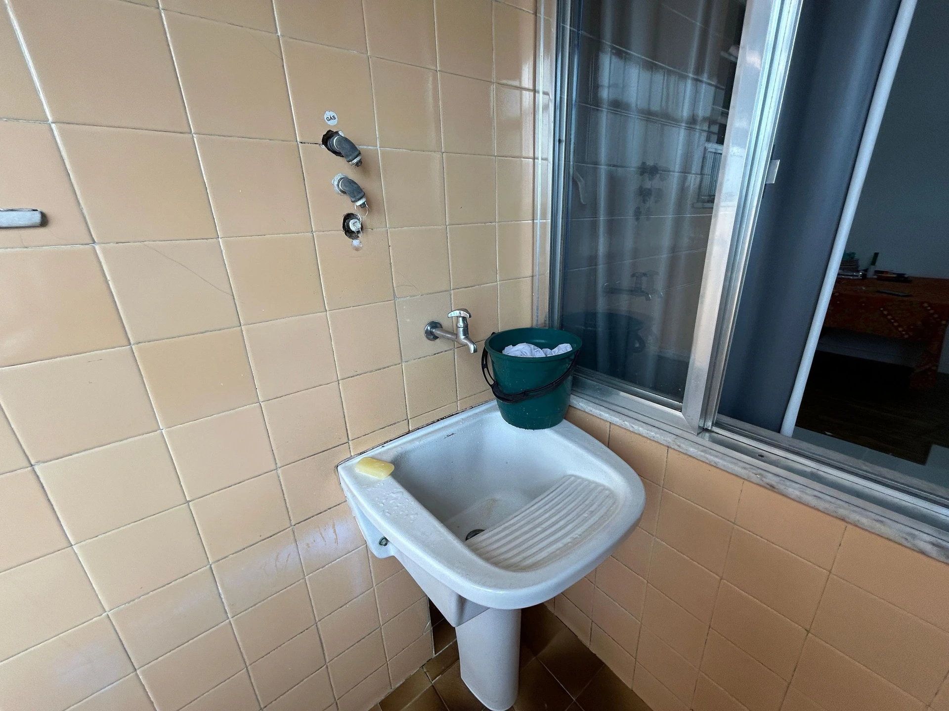 Washing machine in a 3-bedroom apartment, 130 m² — photo 14