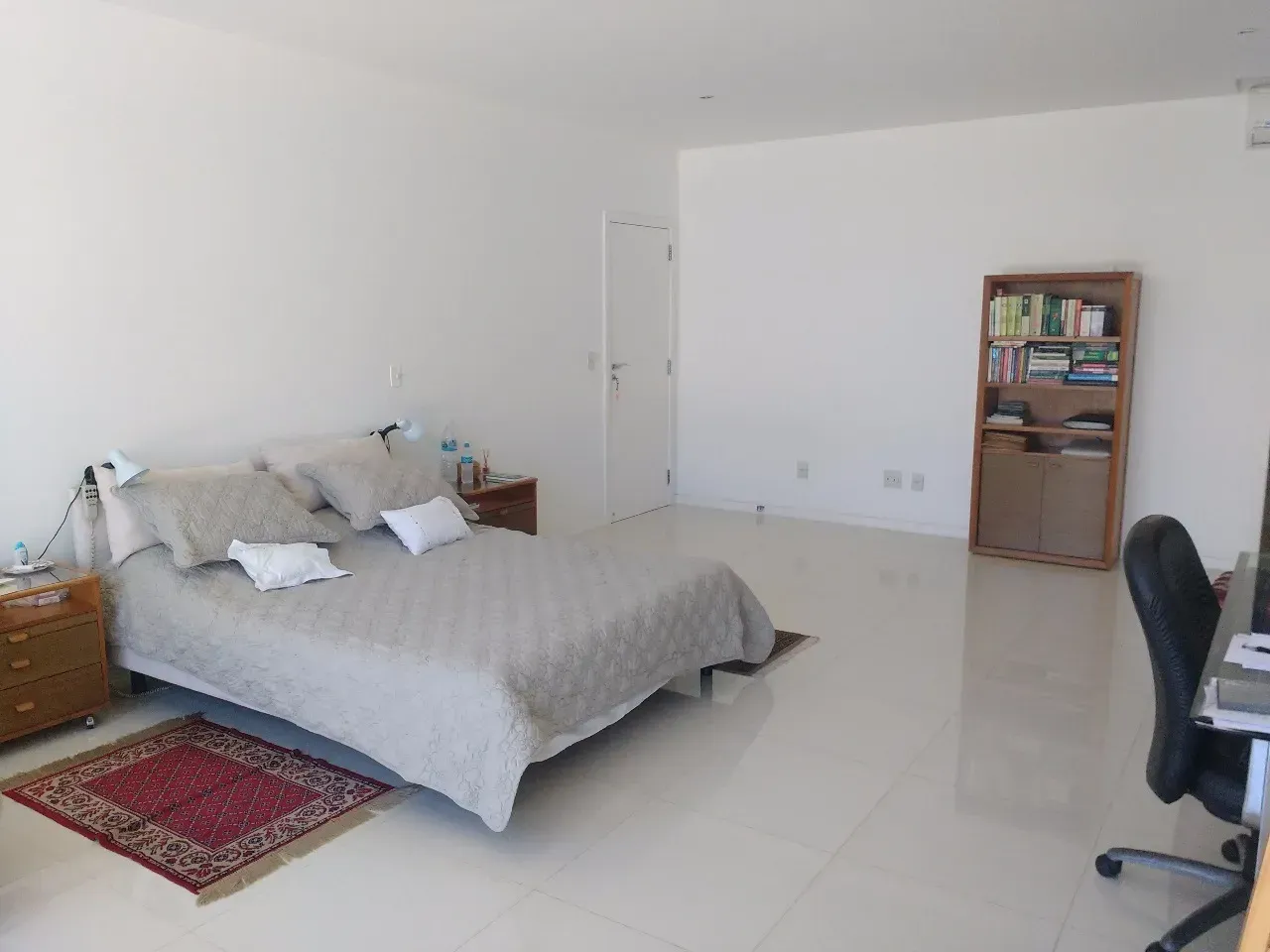 Furnished 5-bedroom house with 3 bathrooms and open-plan kitchen — photo 8