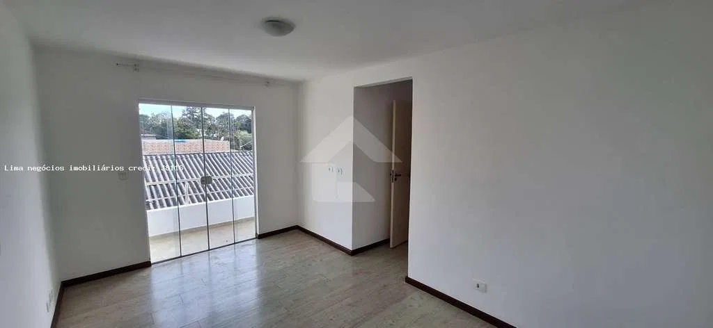 Two-story house with 3 bedrooms, 1 en-suite and parking — photo 3