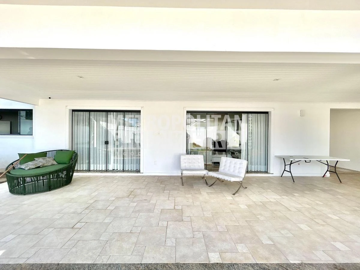 Furnished house with 7 bedrooms, 5 en-suites and 1020 m² — photo 2