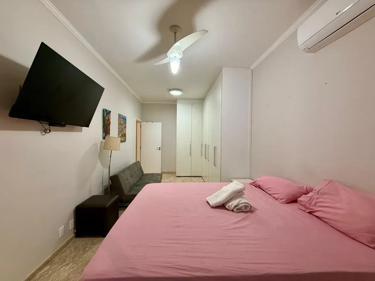 Furnished 96 m² apartment with 2 bedrooms and 3 bathrooms — photo 16
