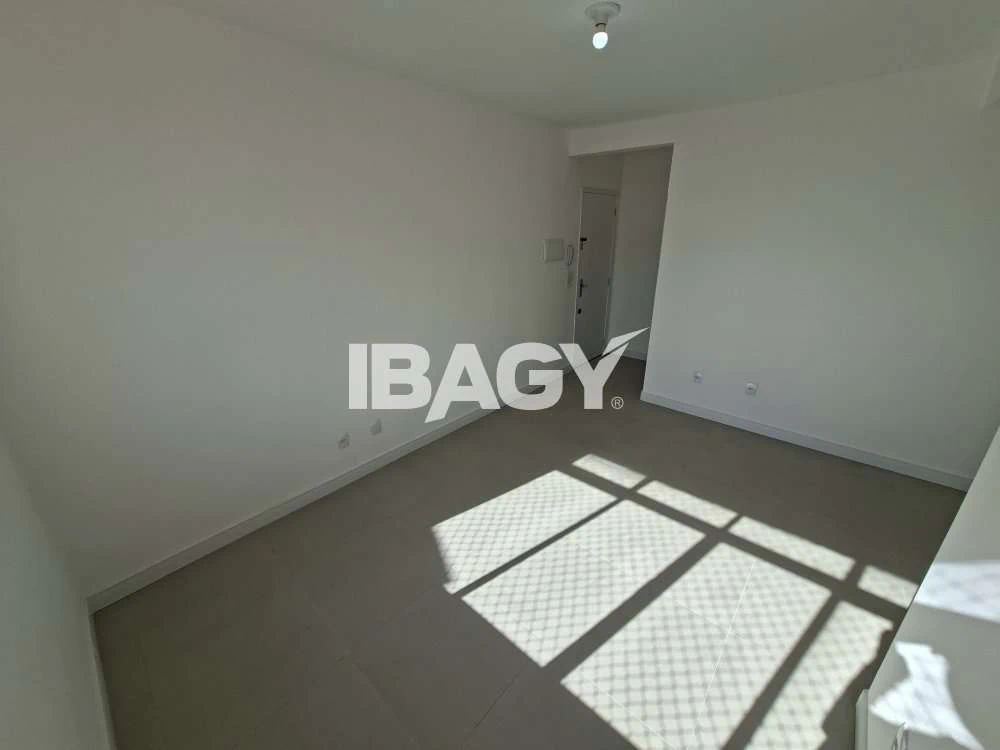 Apartamento de 3 dormitorios con cocina cerrada — photo 3