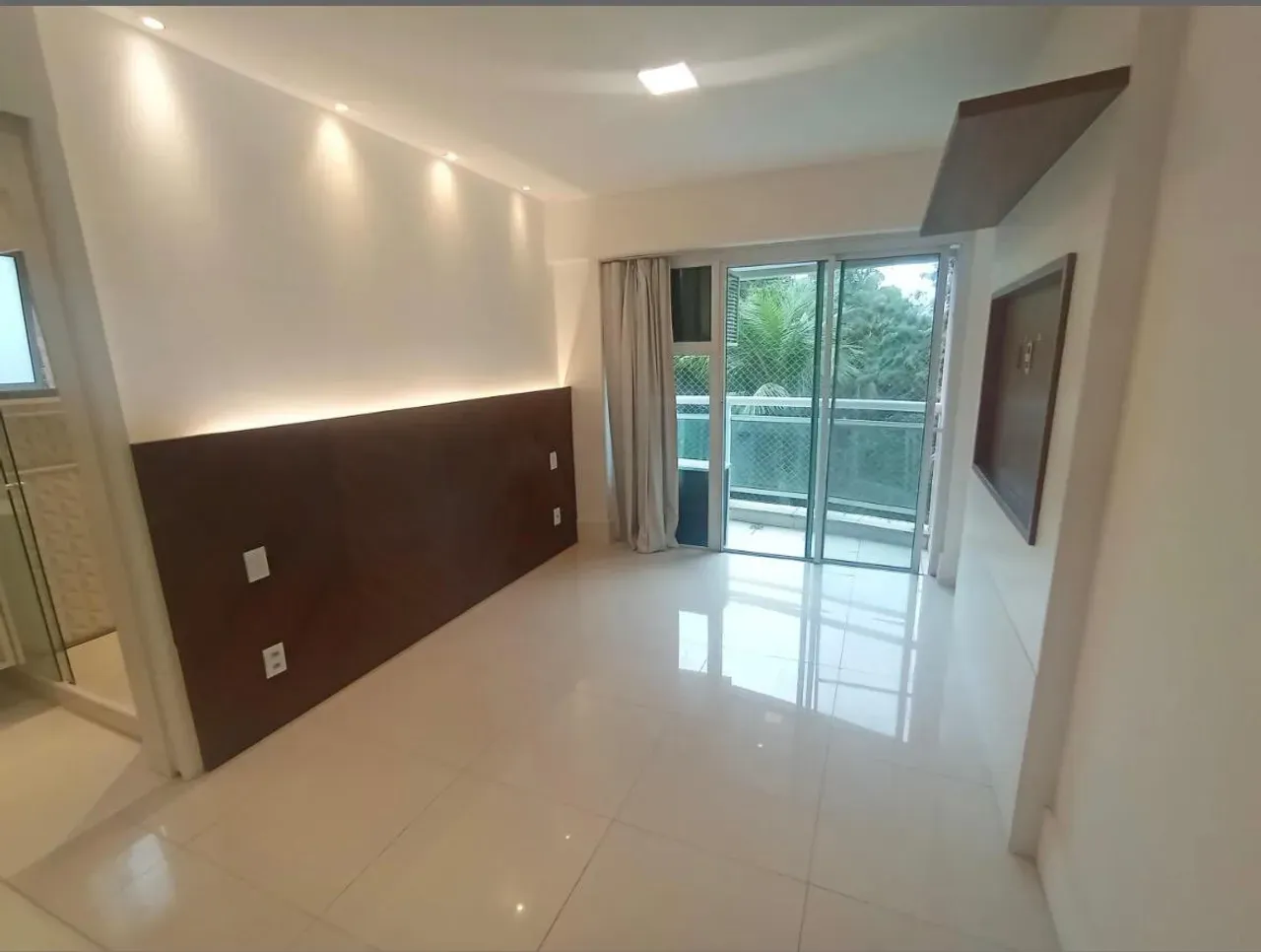 3-bedroom apartment with a grill on the balcony — photo 4