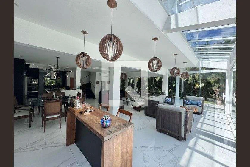 Condo house with 6 en-suite bedrooms and private garden — photo 9