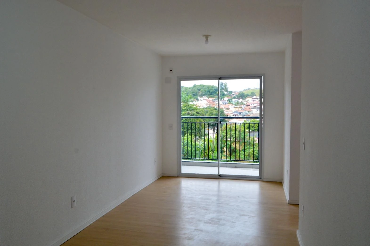 Mountain view in a 2-bedroom apartment, 52 m² — photo 18