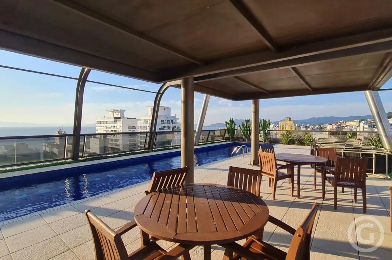 Apartment, 61 m², with a glass-enclosed balcony