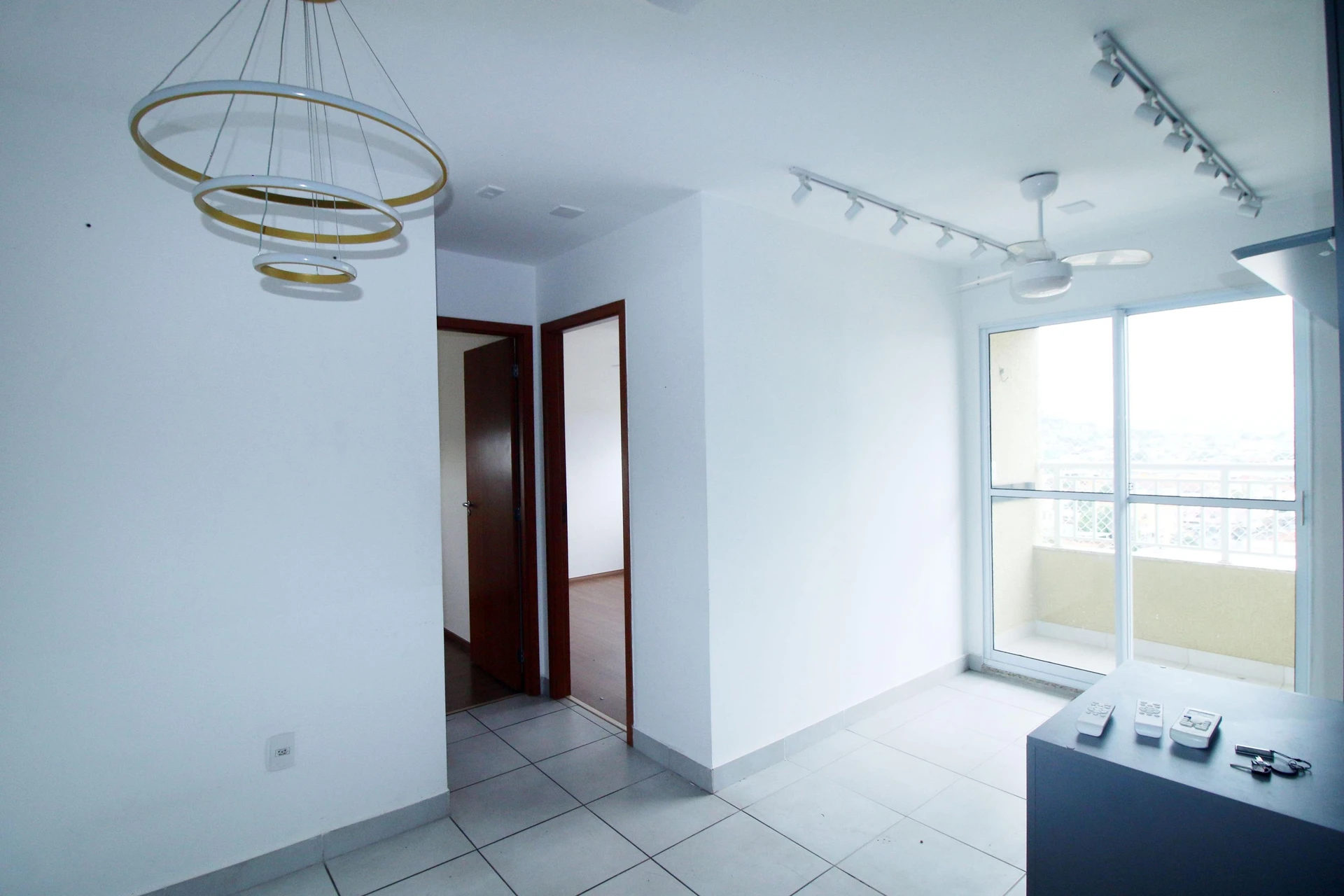 2-bedroom apartment with a mountain view — photo 3