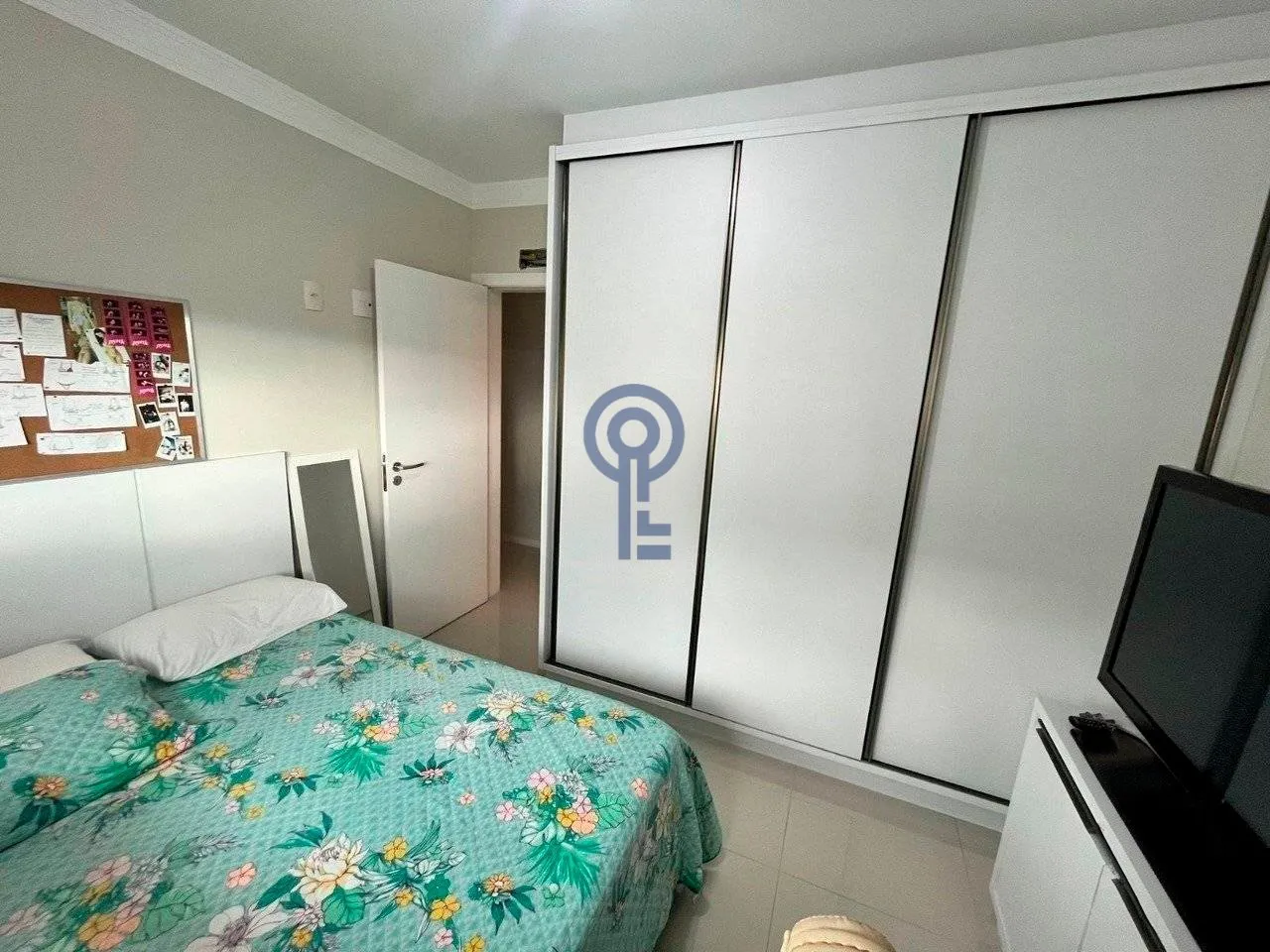 Furnished 4-bedroom apartment with 1 en-suite bath — photo 28