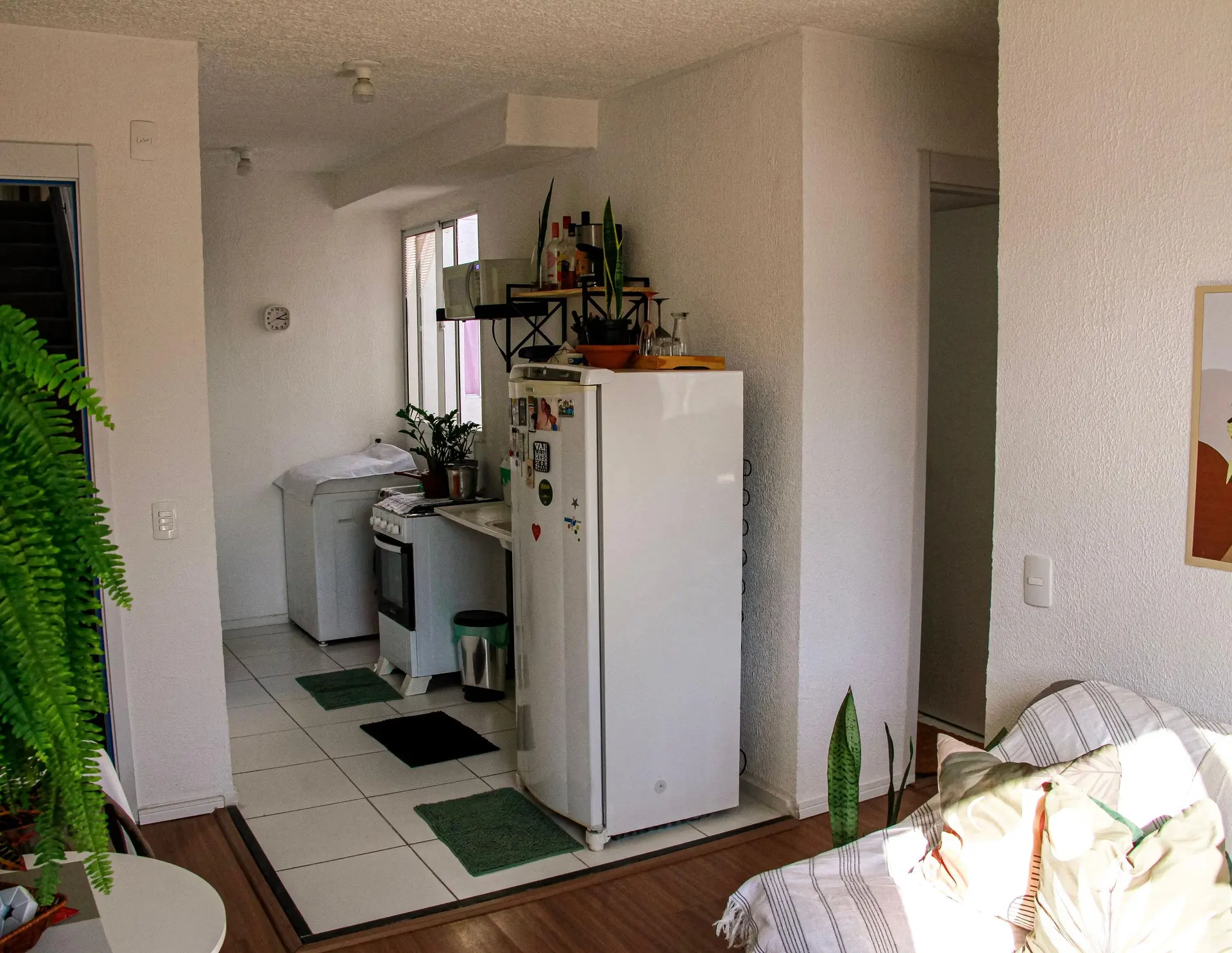 Furnished 2-bedroom apartment with a separate kitchen — photo 2