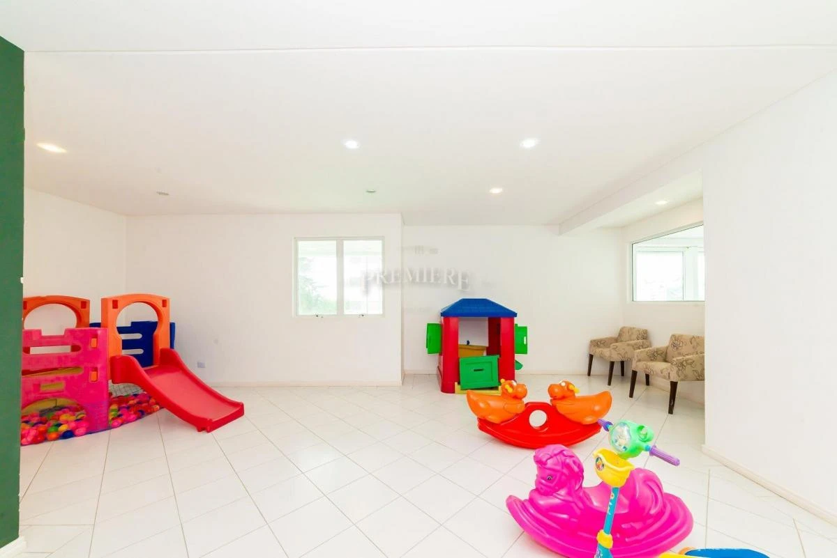Apartment with 4 bedrooms and 5 baths, with a balcony — photo 40
