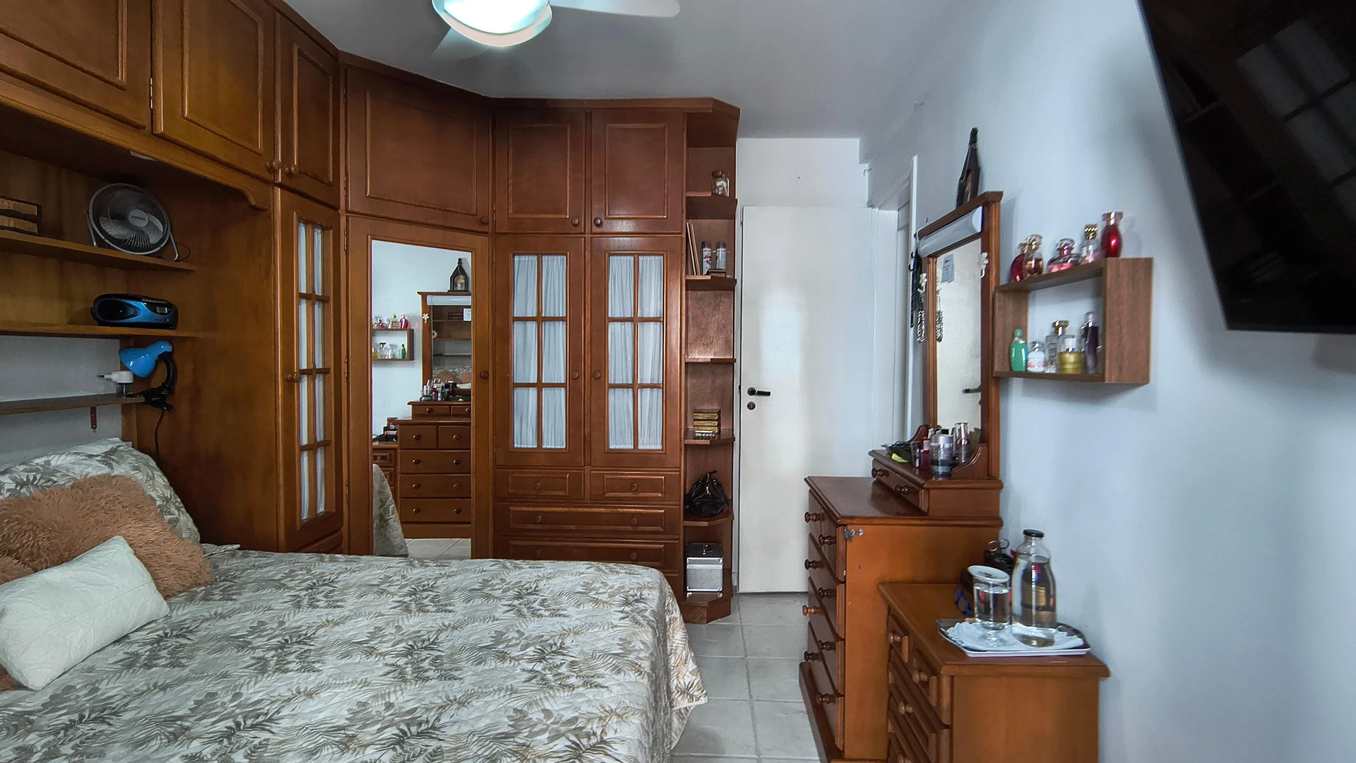 Apartamento mobiliado com mesa de trabalho e 4 quartos — photo 18