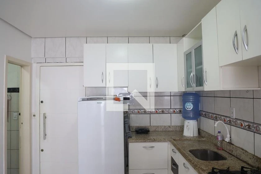 Apartamento mobiliado com 2 quartos e varanda — photo 5
