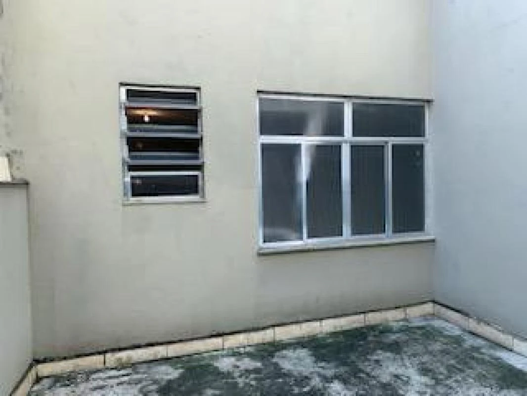 2-bedroom apartment with a terrace — photo 9