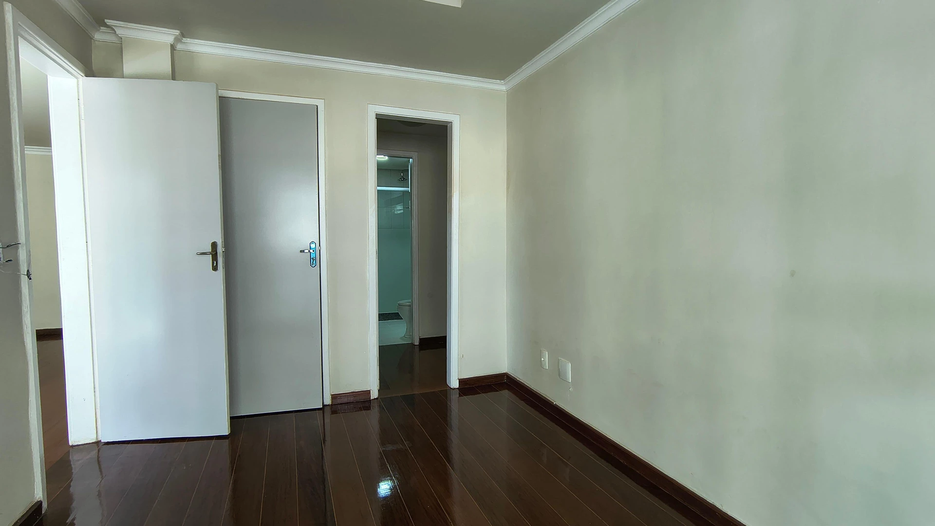Apartment with 3 en-suite bedrooms and 5 baths, 2 parking — photo 45