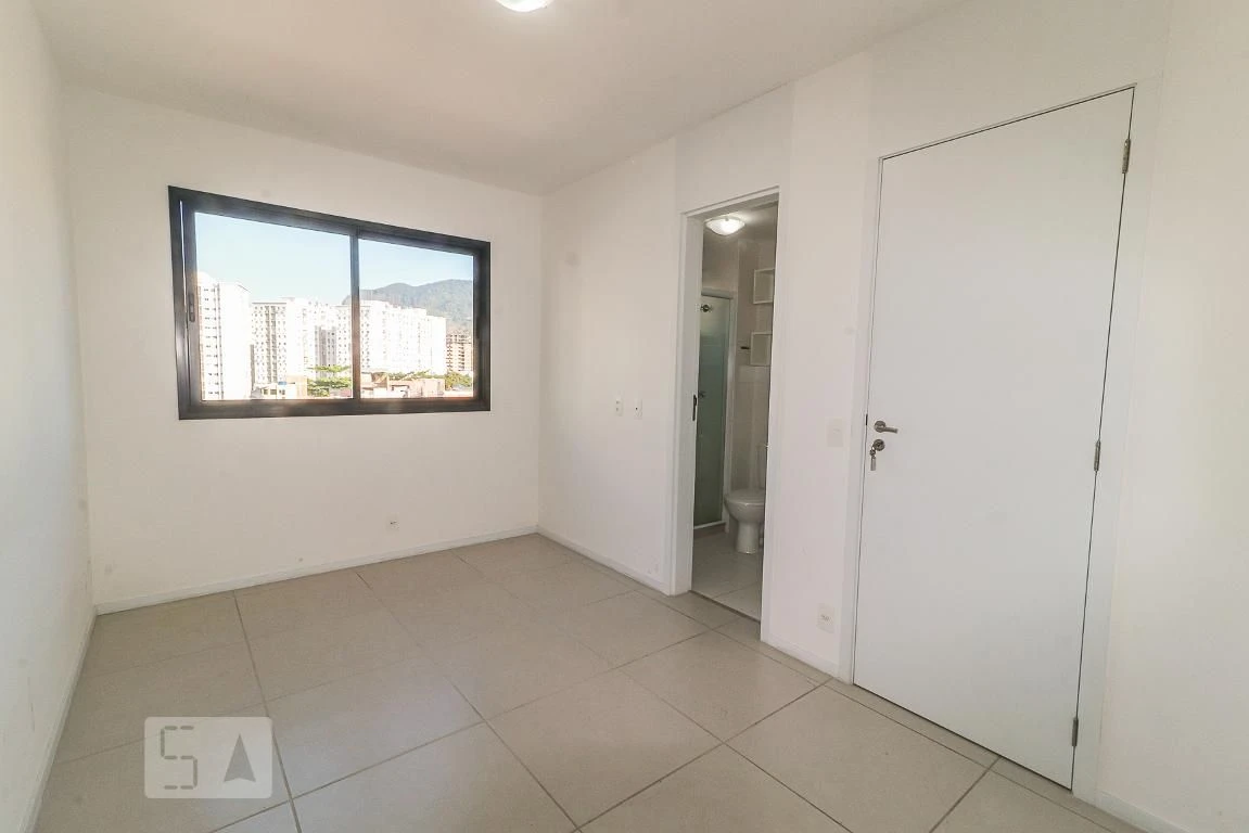 Apartamento sem mobília com 3 quartos e cozinha a gás — photo 9