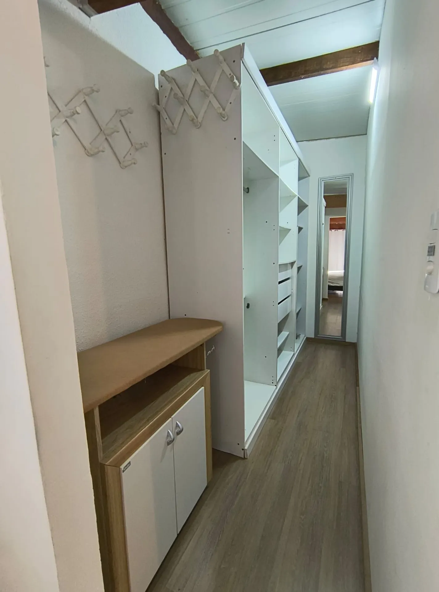 Furnished house, 180 m², with floor-to-ceiling windows — photo 11
