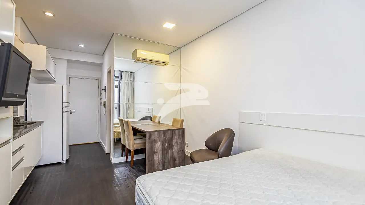 Apartamento amueblado de 1 dormitorio con balcón — photo 10