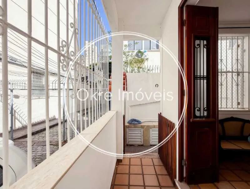 3-bedroom house with a grill on the balcony — photo 13