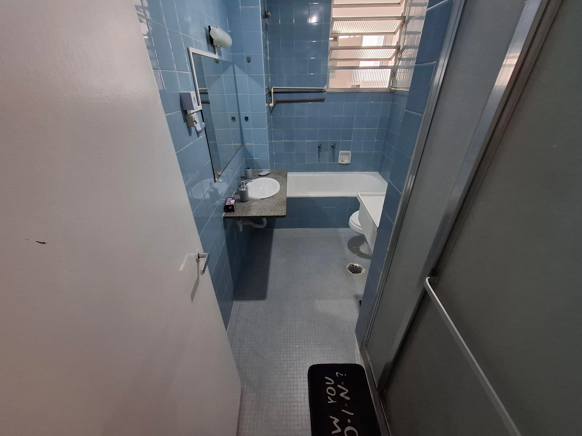 Furnished 4-bedroom apartment with 2 bathrooms — photo 21