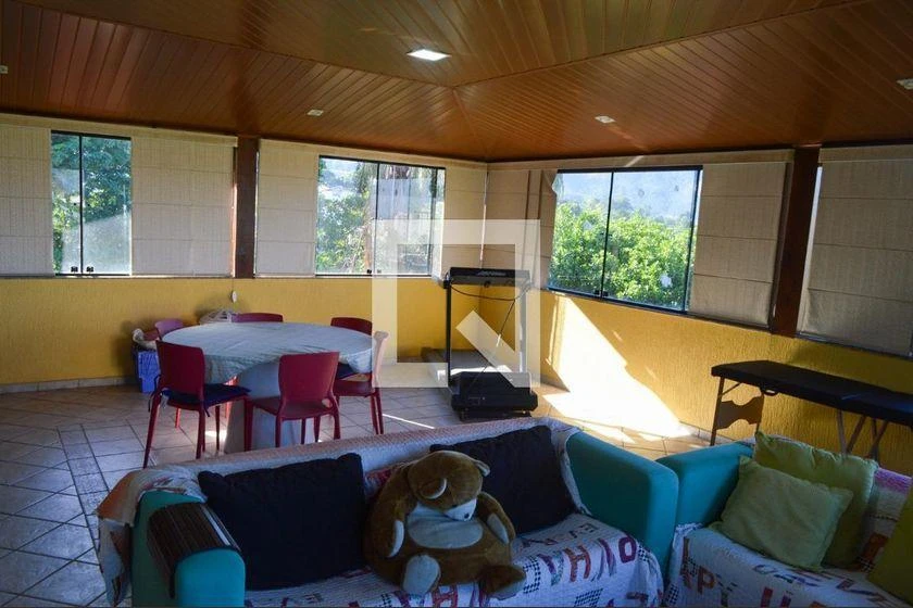 Furnished house with 4 bedrooms and 600 m² — photo 8