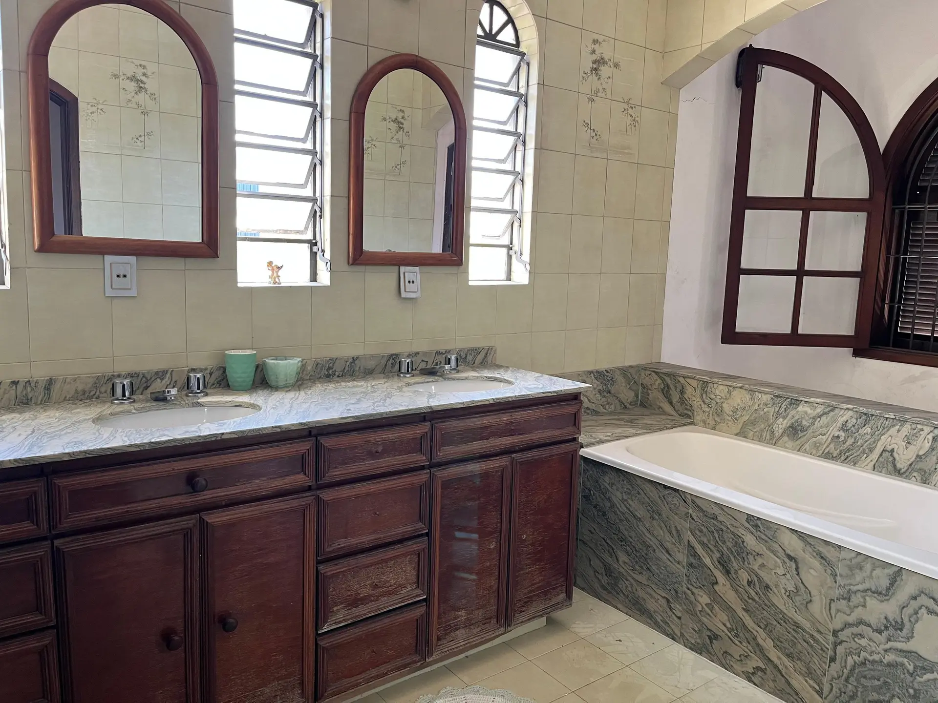 Casa sem mobília com 4 suítes e 7 banheiros — photo 29