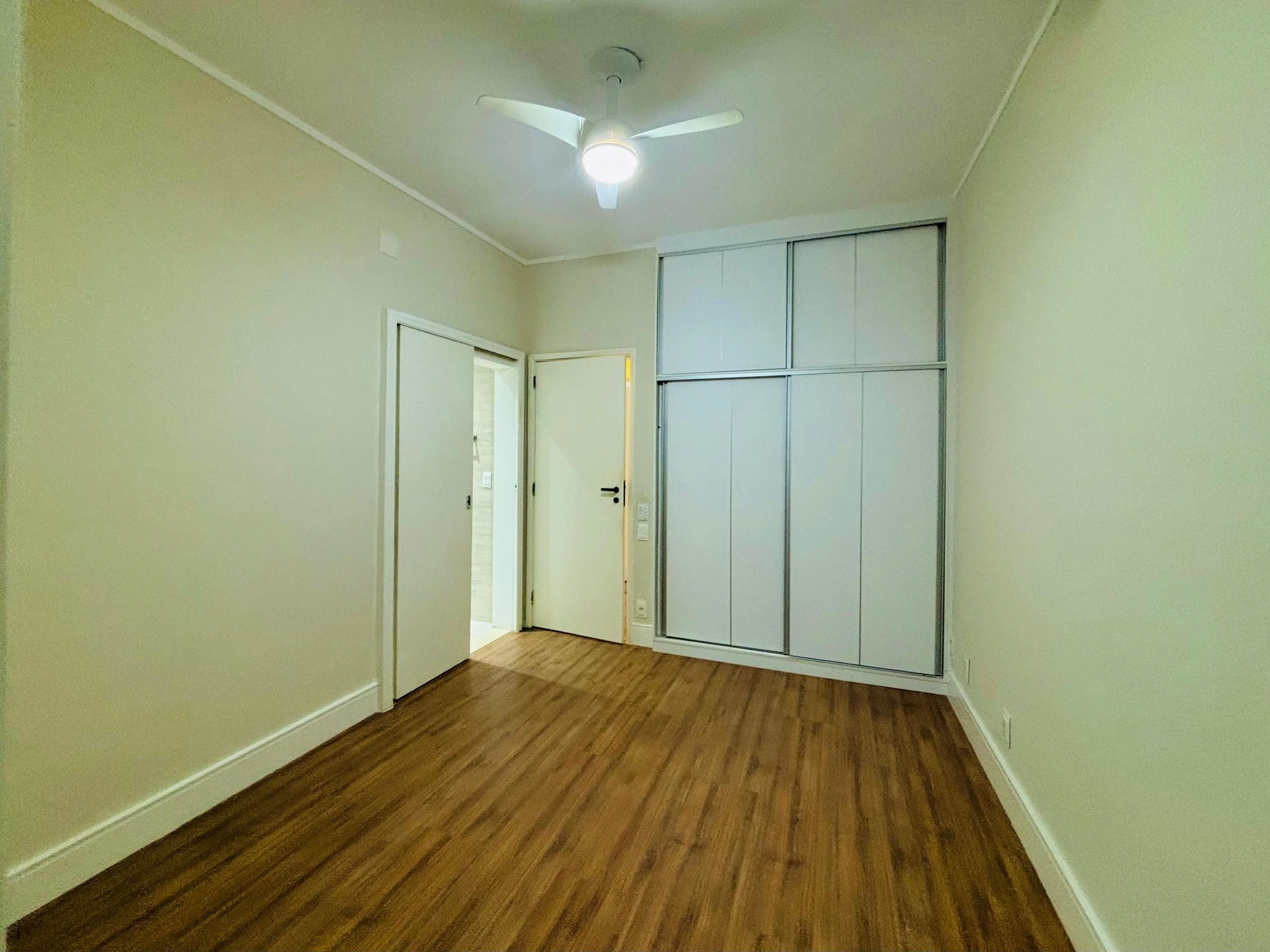 Apartamento com 3 quartos, varanda e cozinha integrada — photo 32
