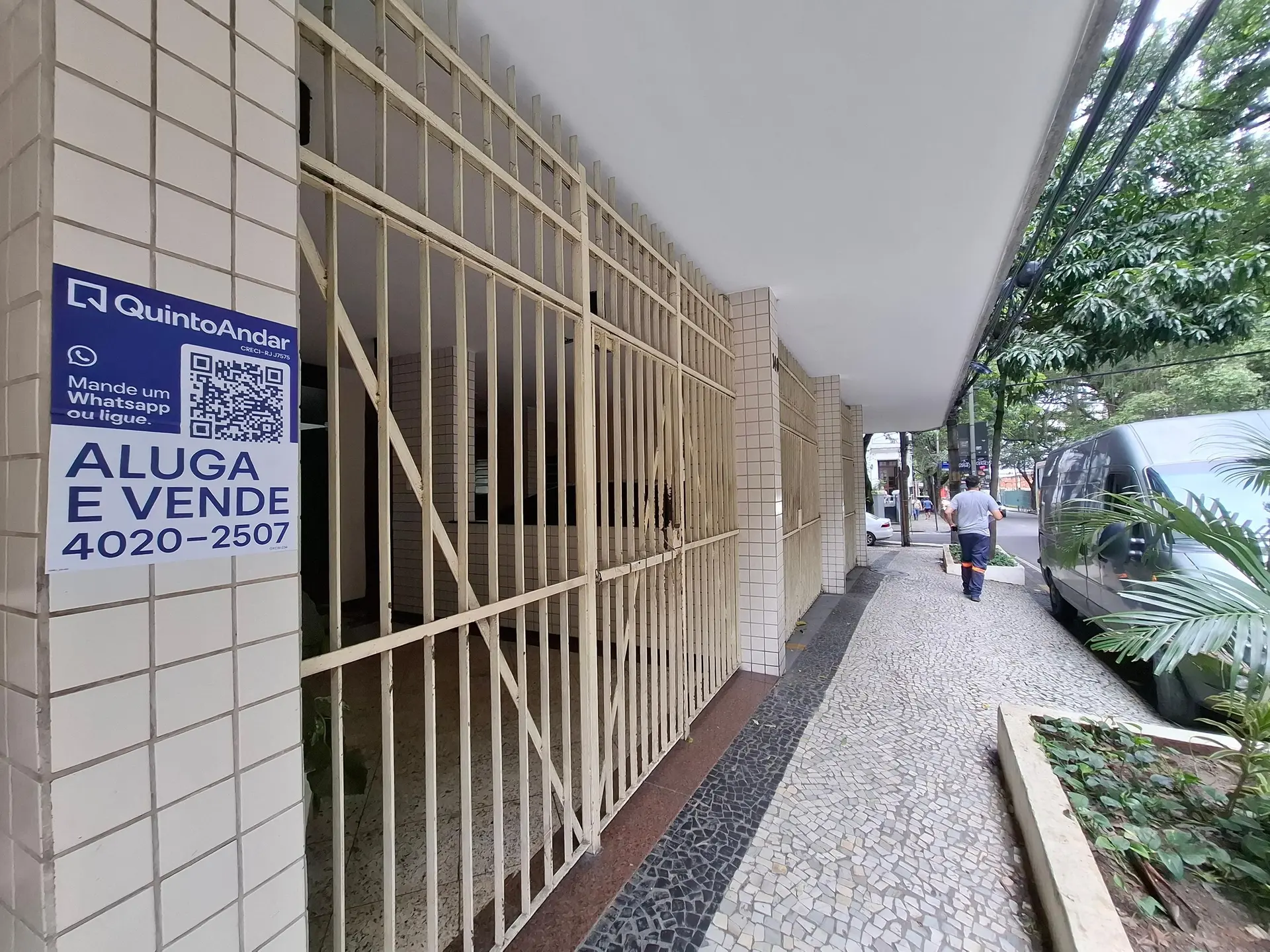 One-bedroom apartment with a mountain view in Rio de Janeiro — photo 26