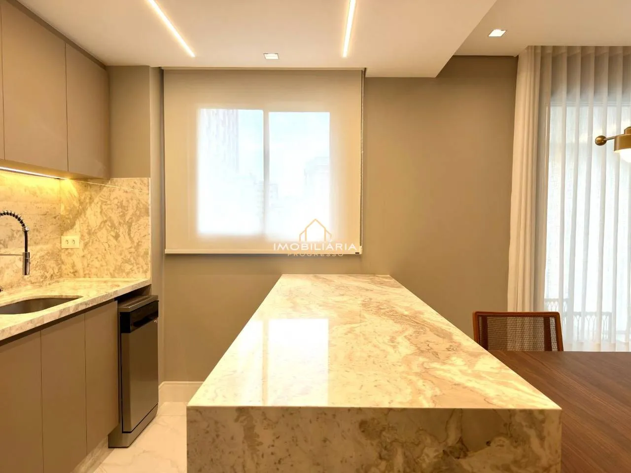 Floor-to-ceiling windows in a 3-bedroom apartment, 138 m² — photo 15