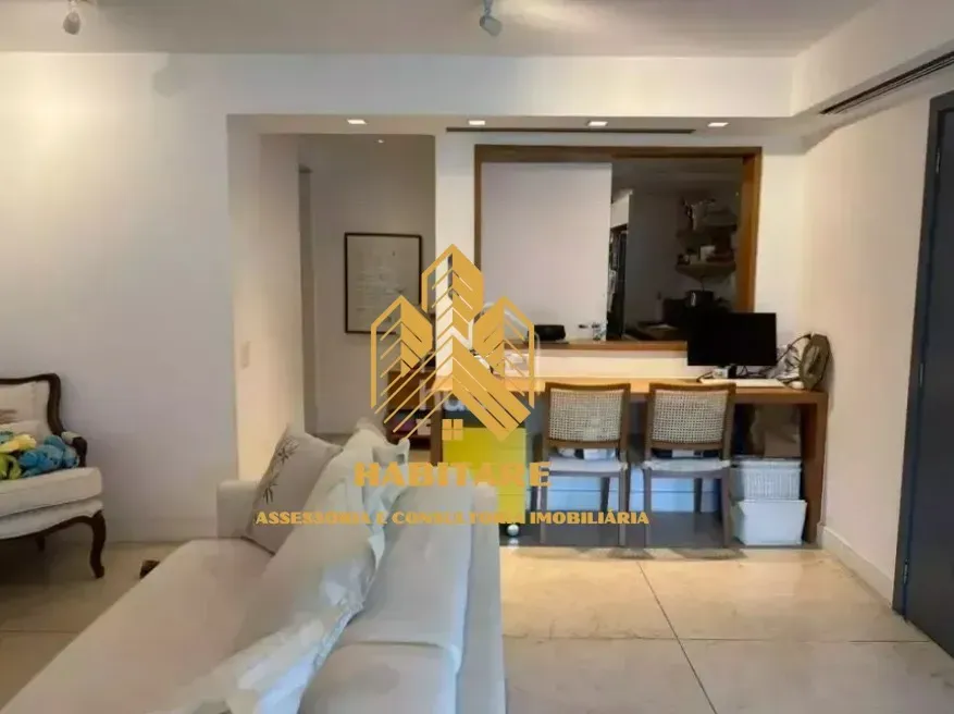 Home office in a 3-bedroom apartment, 170 m² — photo 9