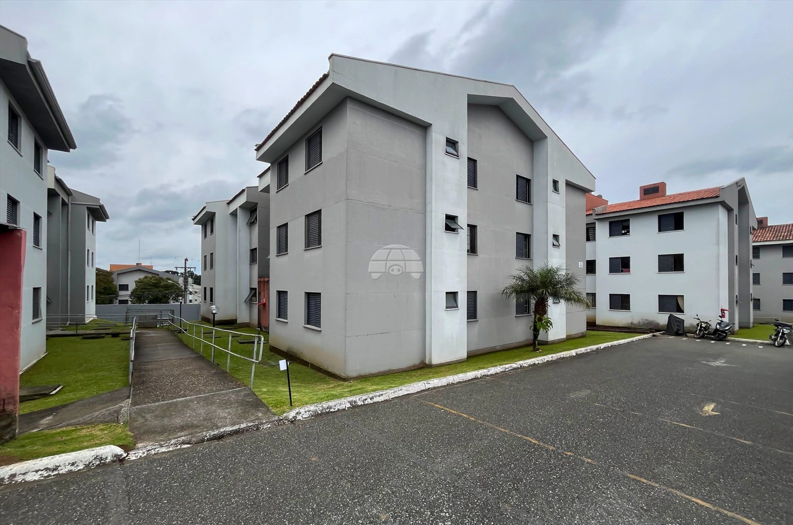 3-bedroom apartment with a washing machine — photo 11