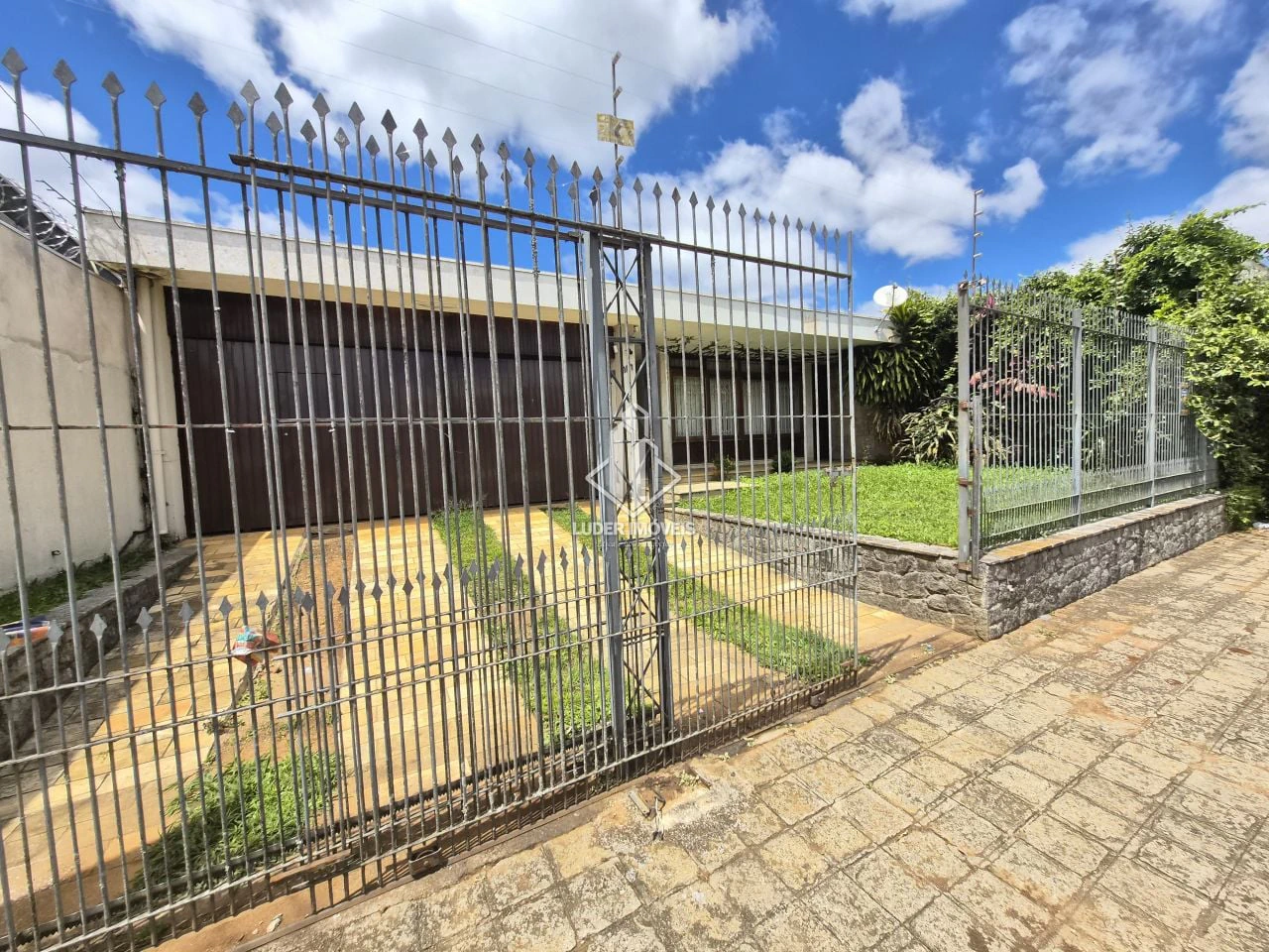 4-bedroom house with a garden in Curitiba — photo 22