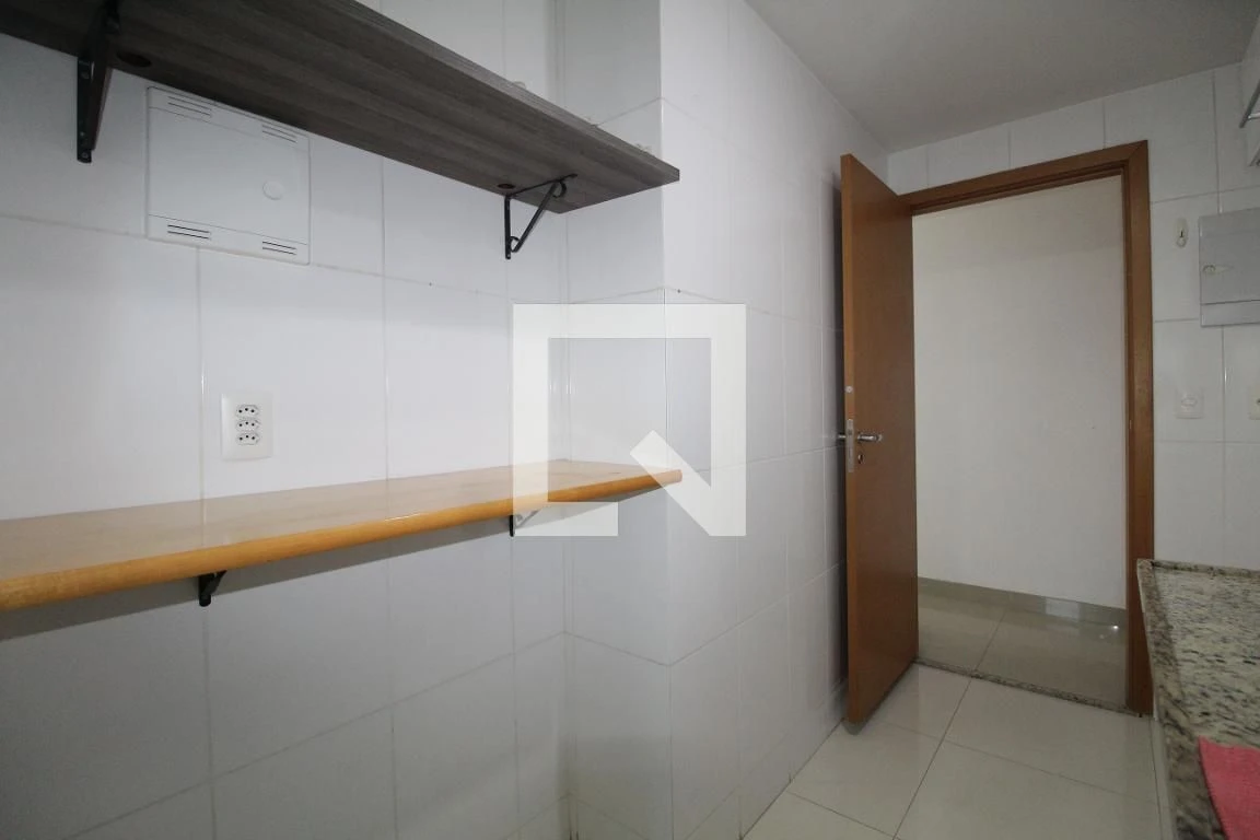 Apartamento sem mobília com varanda e 3 quartos — photo 26
