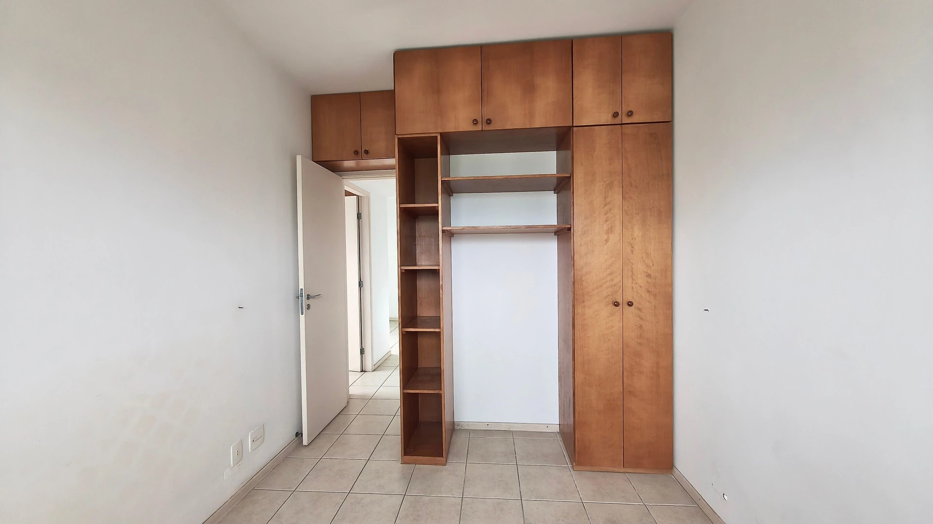 2-bedroom apartment in a building with a sauna — photo 15