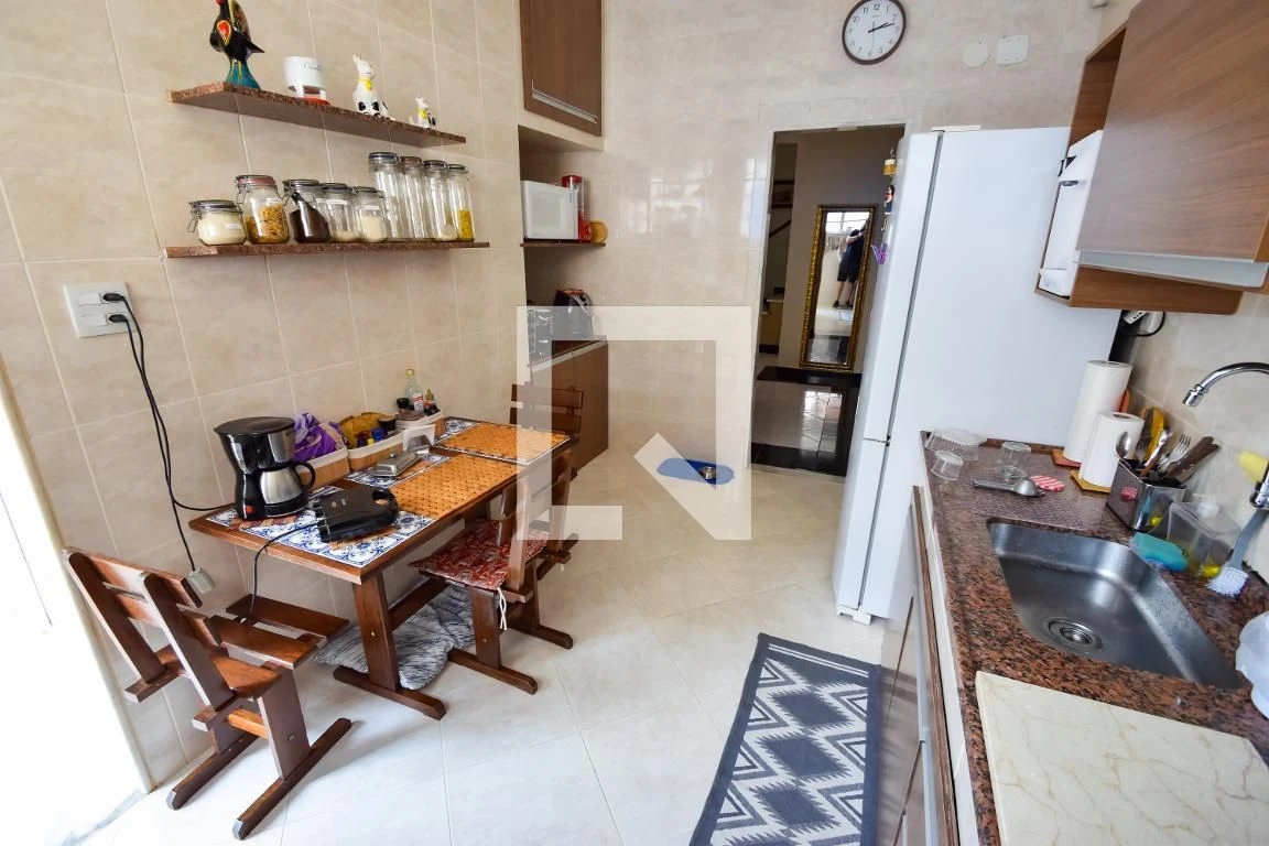 Casa mobiliada com 6 quartos e 3 suítes com jardim e BBQ — photo 3